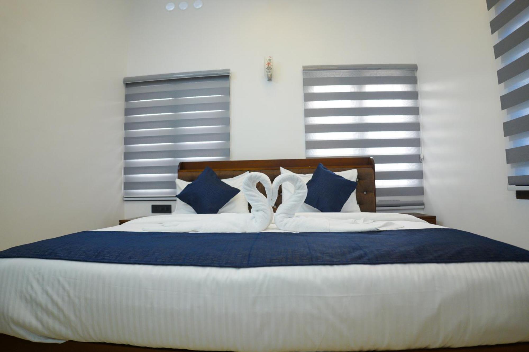Teak And Lake Homestay Thekkady Extérieur photo