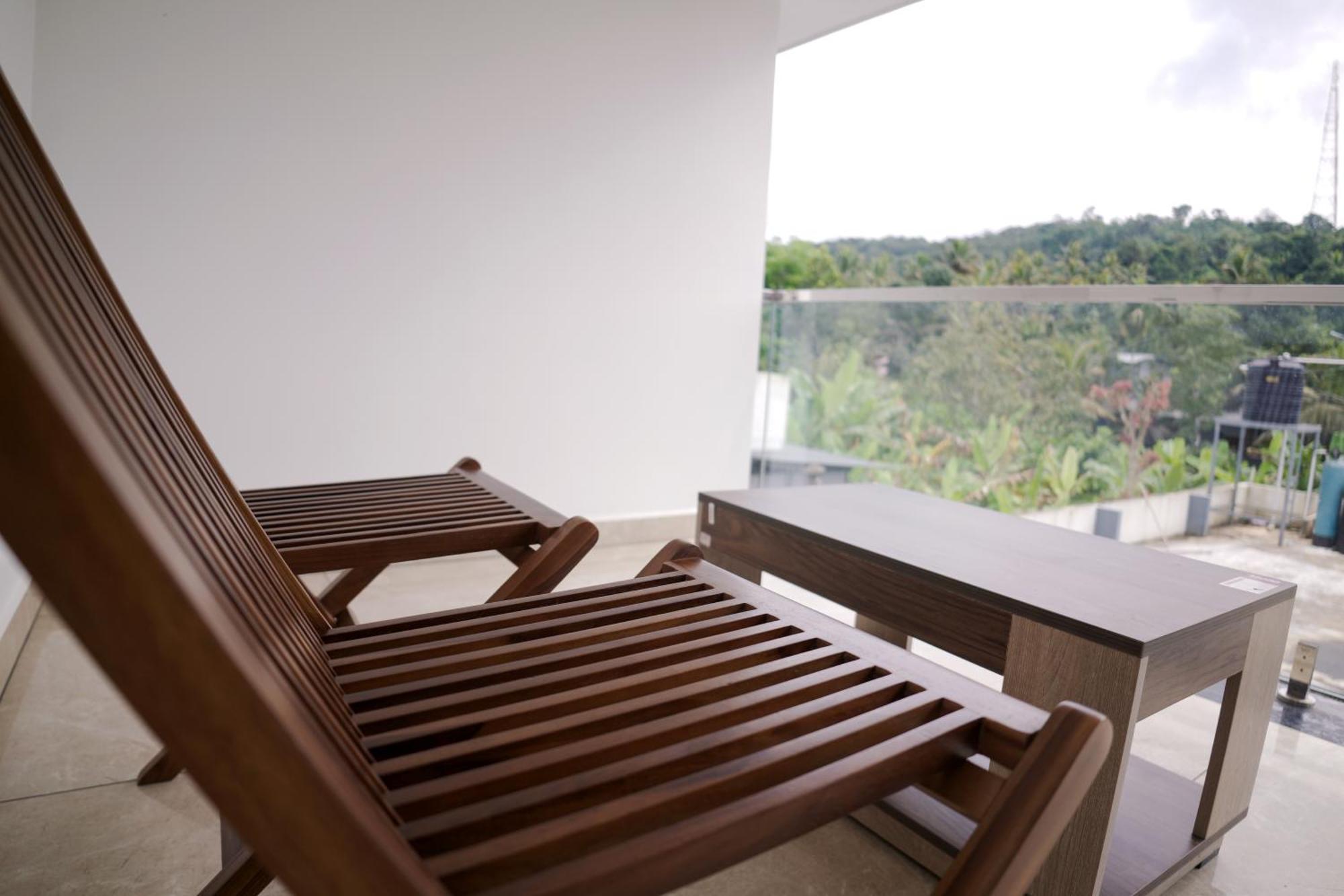 Teak And Lake Homestay Thekkady Extérieur photo