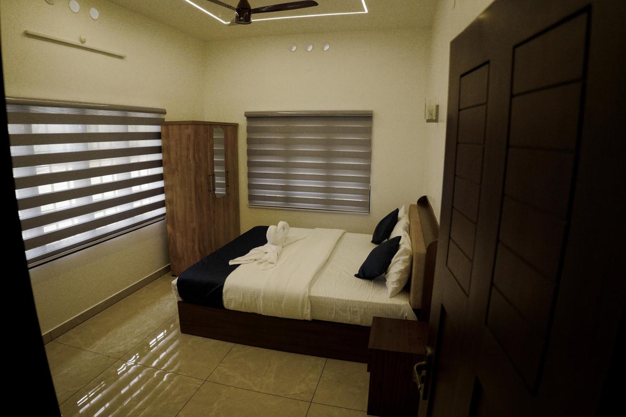 Teak And Lake Homestay Thekkady Extérieur photo